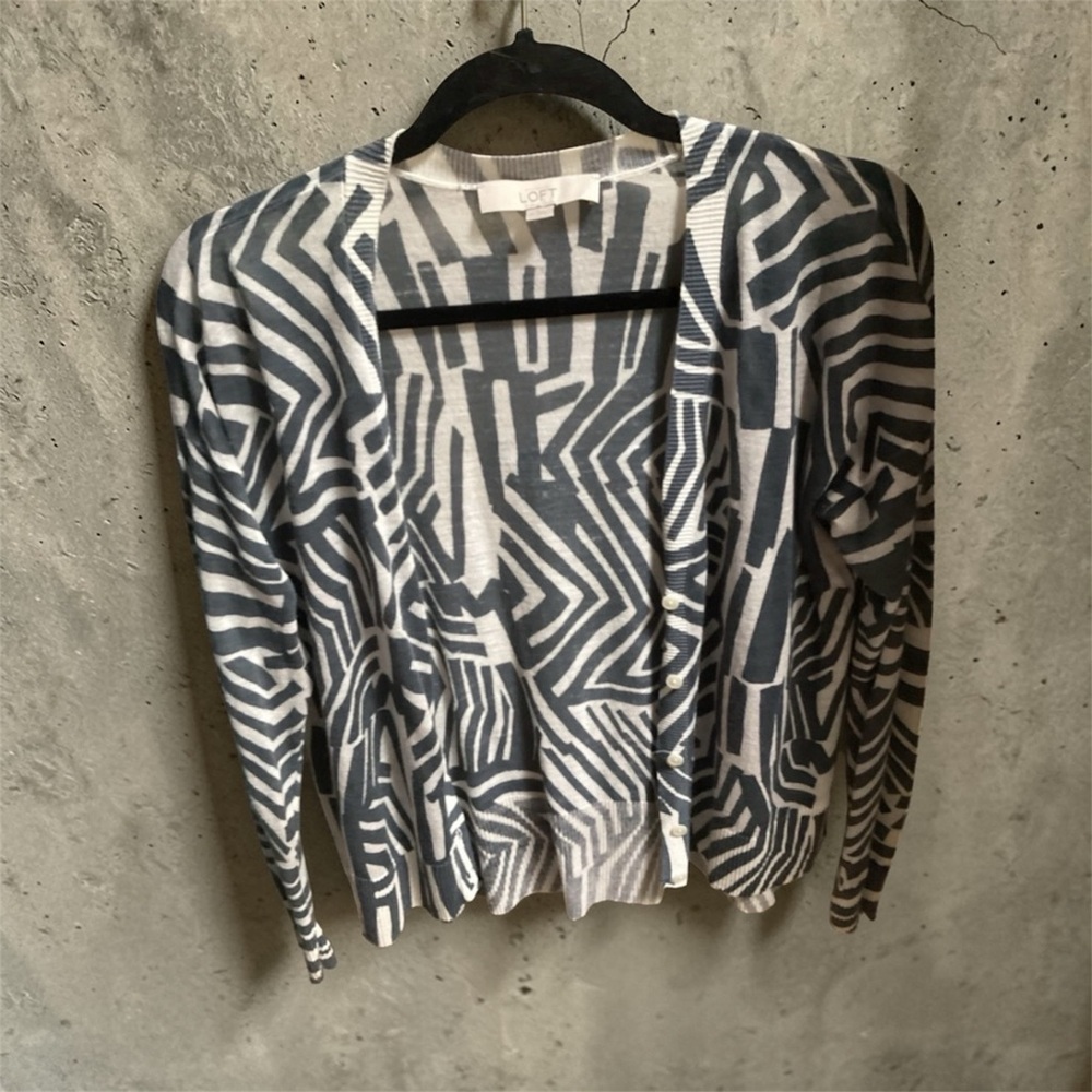 Lightweight Loft dark grey/off white patterned cardigan